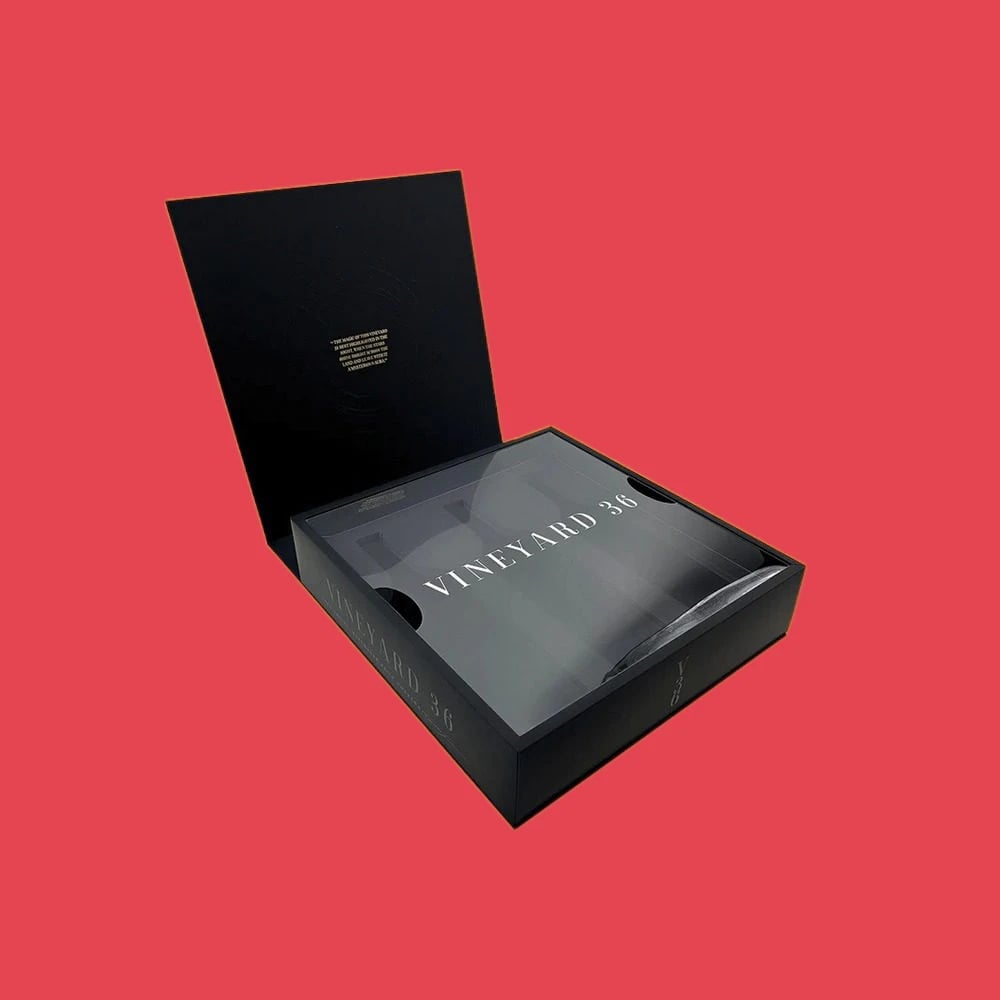 Custom Luxury Apparel Boxes
