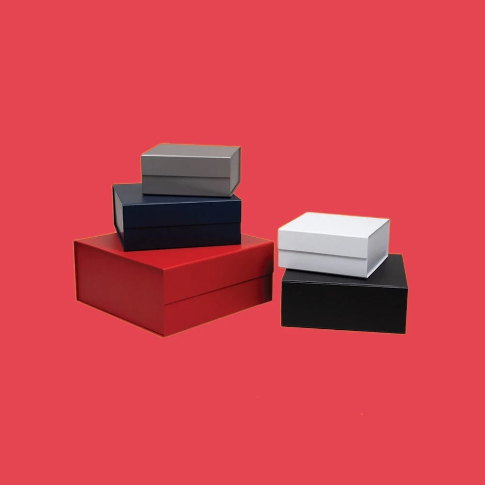 Custom Magnetic Closure Apparel Boxes